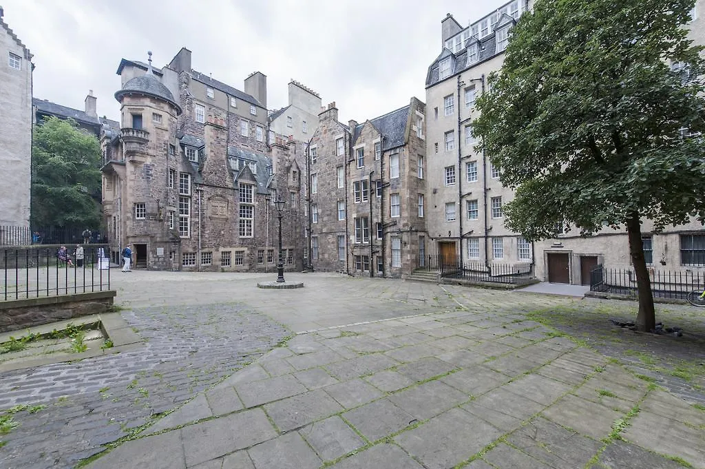 Writers View, Royal Mile Apartment Edimburgo